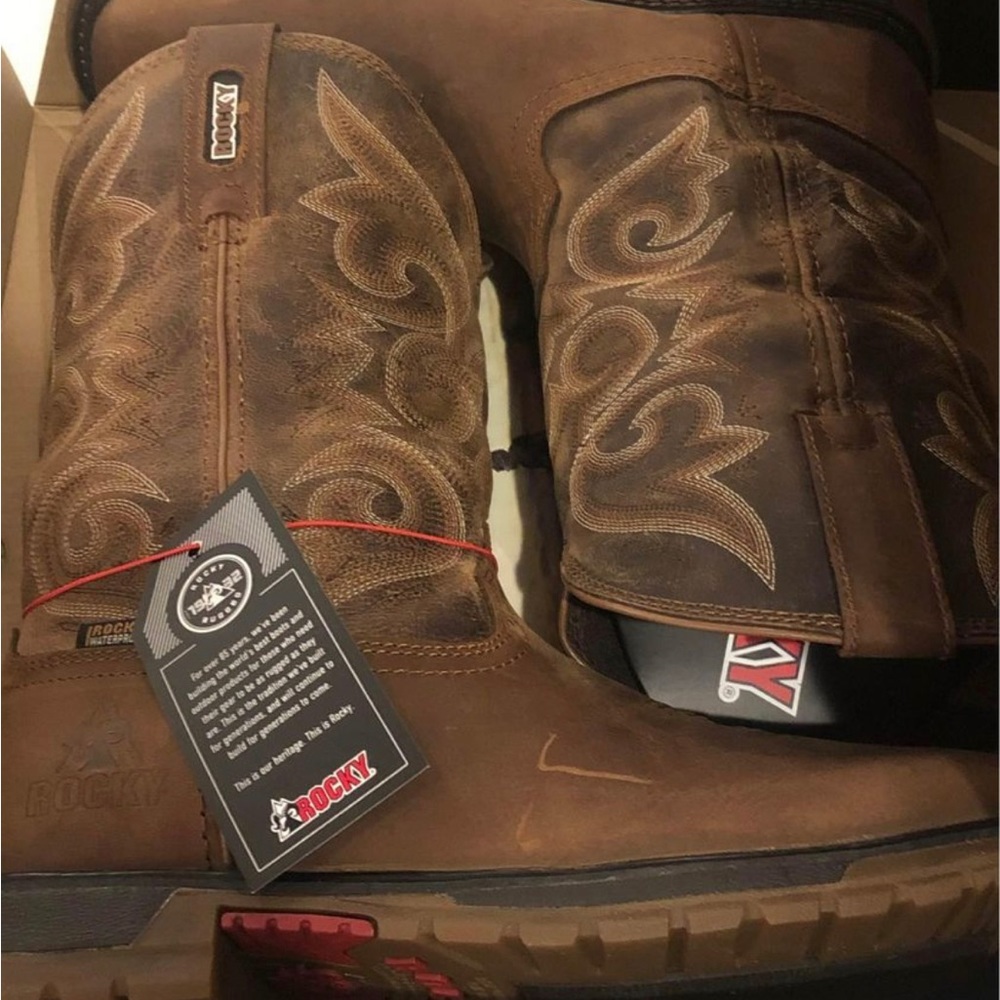 Women’s Rocky boots - size 8.5 - NEW